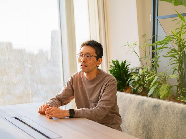 日本国内でサプリメントが一般化し始めた時期に、海外の製造手法を取り入れた自社独自商品で実績を築き上げた同社は、その高い信頼を武器に海外ブランド商品の代理販売事業にも着手。