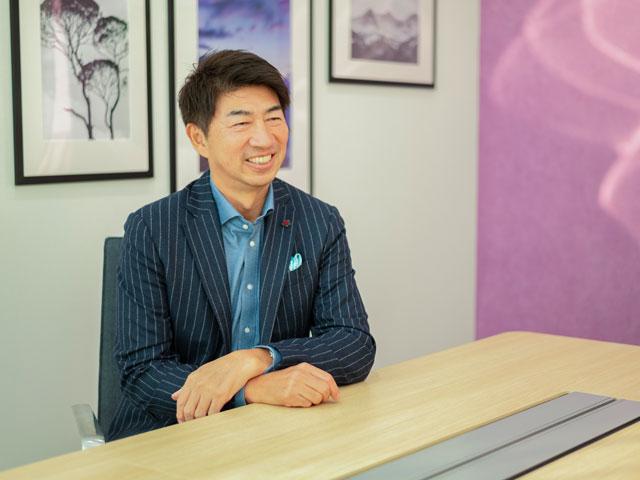 同社は、長年にわたり外資系企業にて消費財のマーケティングを担当してきた栖原徹氏が代表取締役社長となり、設立された企業だ。