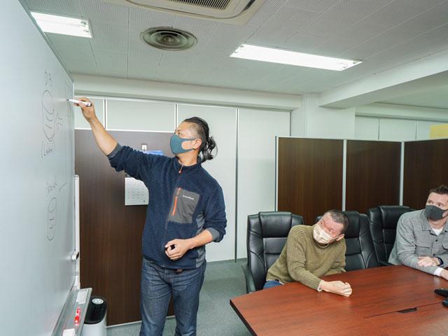 スマートフォンの普及以降はソーシャルゲームのサーバーサイドに特化した開発を軸に事業を拡大。