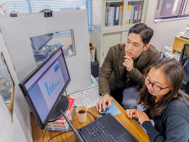 メディア事業としてWebメディア『いろはに投資/マネー』を展開。