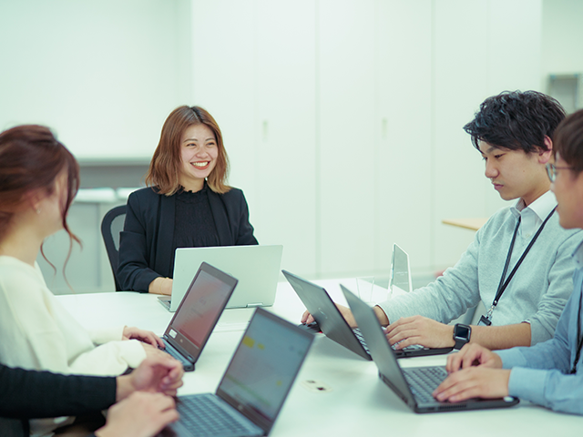 男女問わず、成果に応じたポジション、報酬を提供しています。