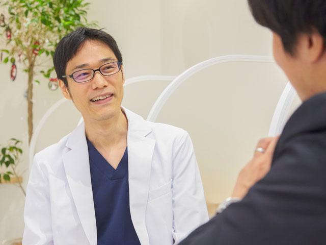 スマートクリニックの運営、医療DXシステムの開発、自社医療製品の開発、さらにPCR検査まで、多岐にわたるDX推進事業を創出している。