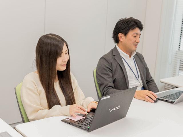 エバラ食品の商品に関する広告出稿、そして食品流通における販促企画までの一貫した業務をワンストップで担いながら、そのノウハウを他社案件でも活用することで、同社は事業を発展させてきた。