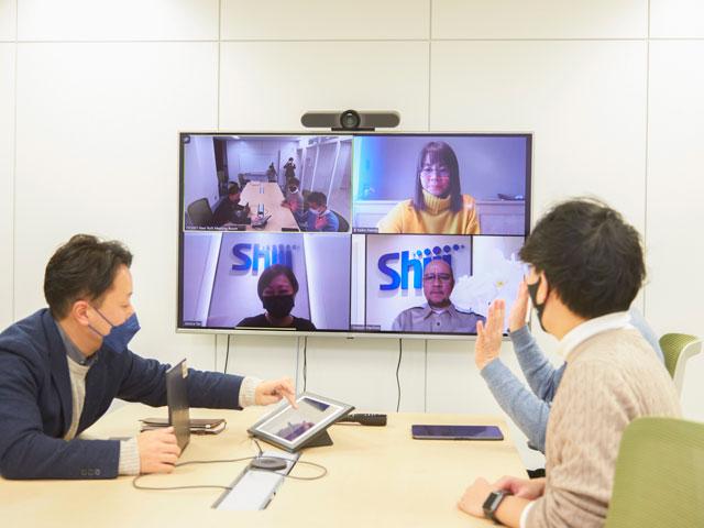 予約受付、チェックイン、レストランやスパの利用、チェックアウト、滞在中のサービスに対するフィードバックといった、一人のゲストがホテルを利用するあらゆるシーンに対応したソリューションを揃える。
