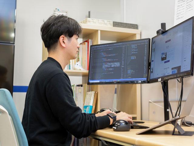 自社開発のCMSの拡張パッケージ『WMS』の評価も高く、自社プロダクトでは、「地方の高齢者等、買い物弱者の救済」を見据えて開発したQR注文・決済アプリ『ExOrder（エクスオーダー）』の評価が特に高く、福岡の地元メディアにもしばしば紹介される話題のプロダクトとなっている。