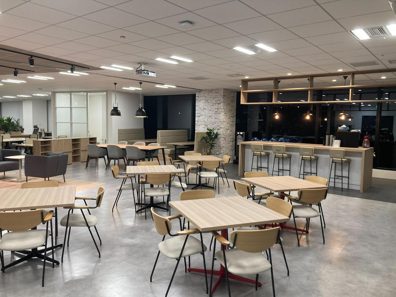 株式会社Amazia 求人画像1