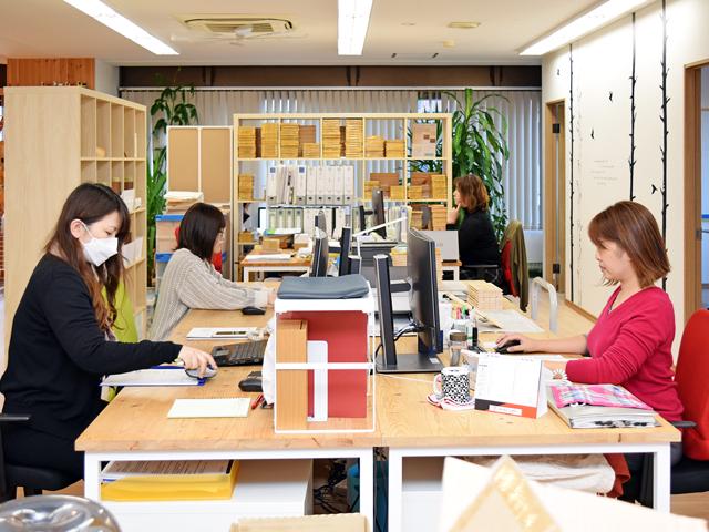 「私もですが、社員が来るのが楽しくなるような会社にしたいと思っています」と影山氏。社内環境にも積極的に取り組む。