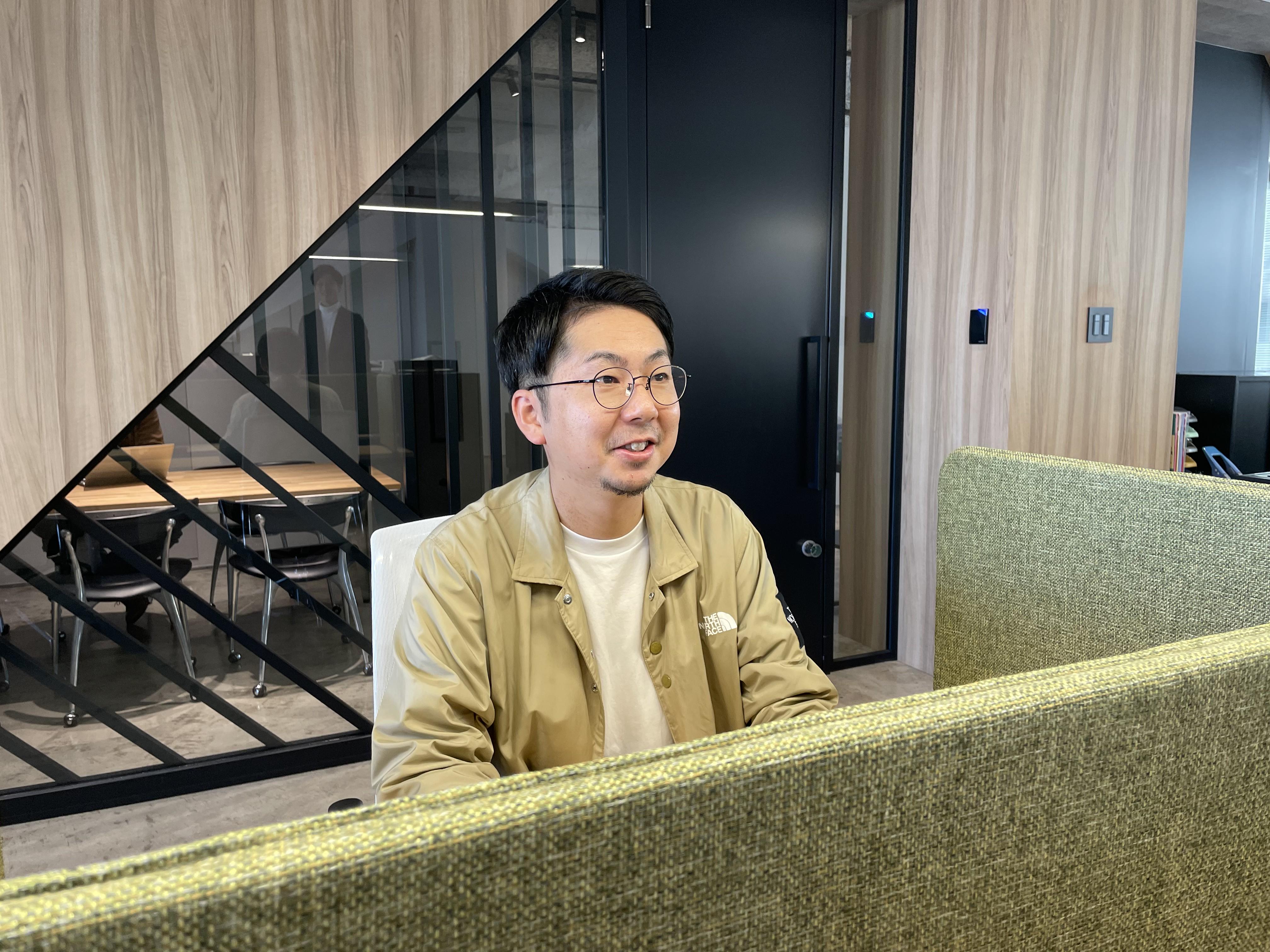 「Talkport」を使えば、スマホひとつで誰でも簡単にビデオ通話を販売可能。