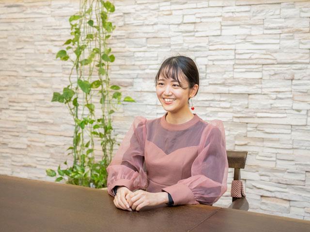 “ブラック企業”の代名詞とされる飲食業界で15年以上にわたり店長としての経験を積んできた代表・片岡氏のノウハウと、約1,000人の現役オーナーの声を集約。