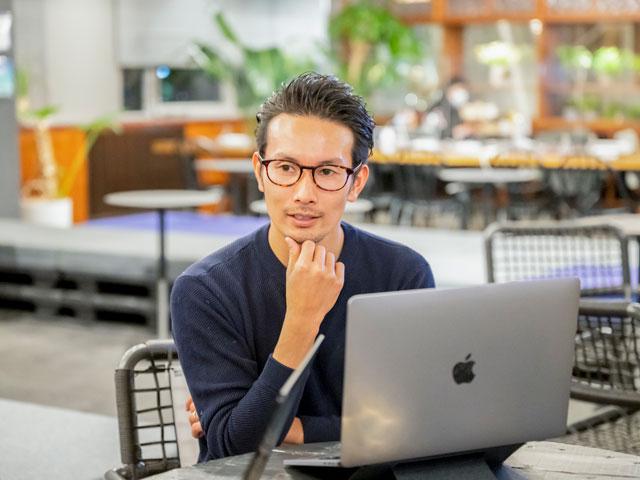 構成するコンサルタント個々の得意領域や強みを重視し、特定の業種・業界に特化する方針は取らない。