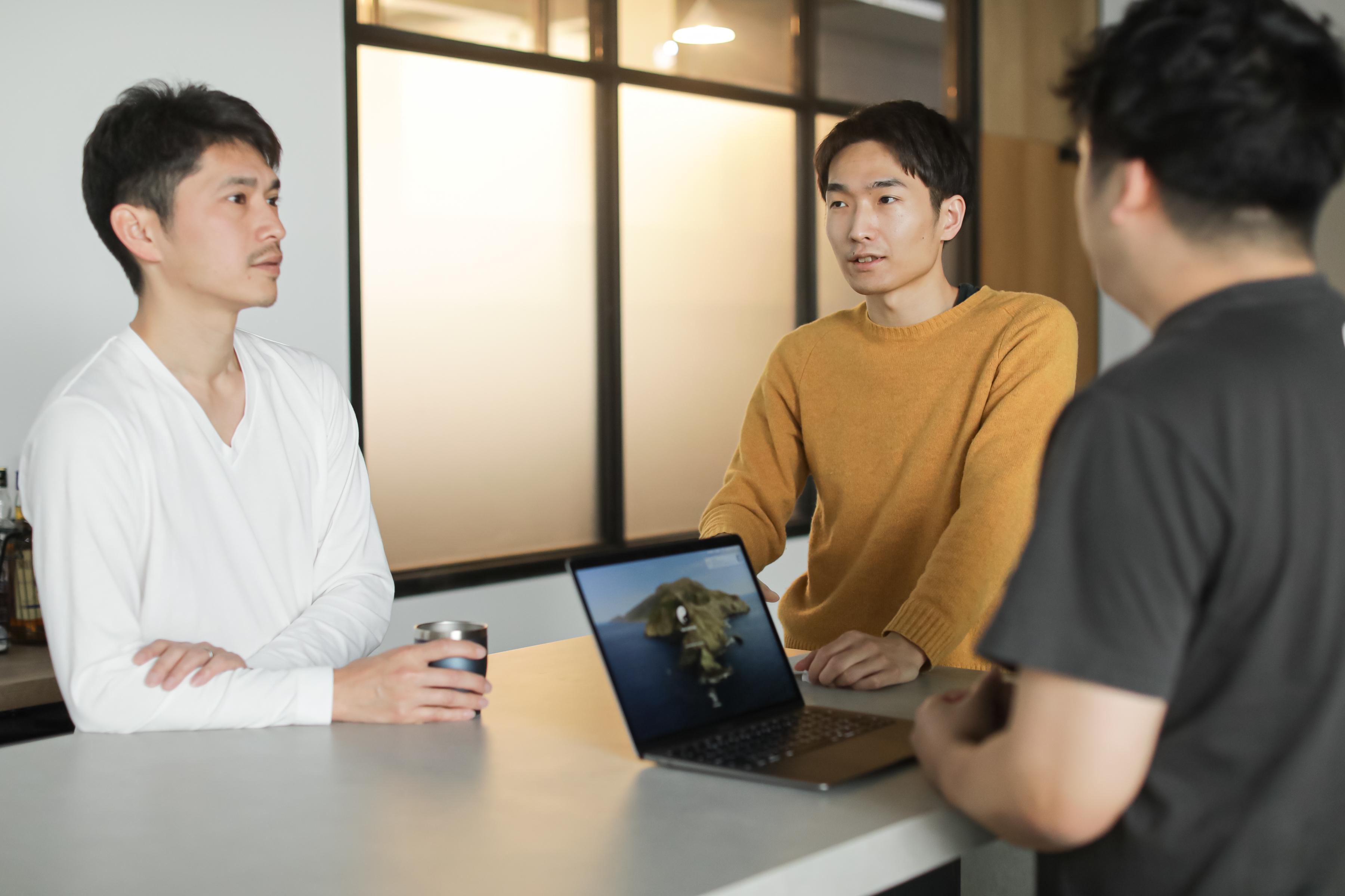 メンバー間での「深掘り」や「議論」に繋げ、イノベーションのヒントを生み出す機能を提供する。