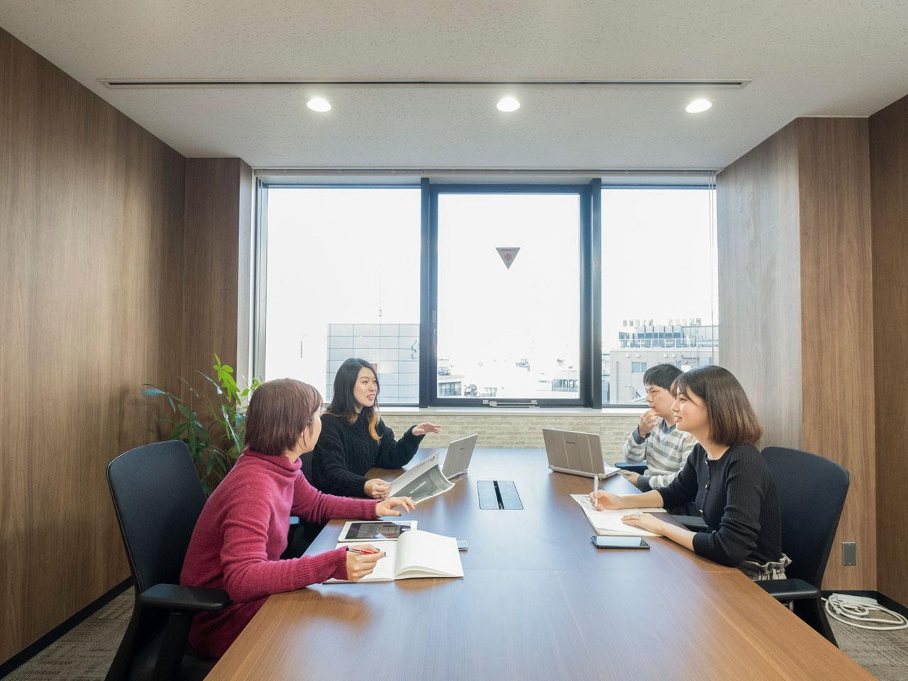 世界中のユーザーが直感的に遊べて、長く楽しめるゲームづくりを大切にしています。
さらに、メンバーそれぞれの好みや得意分野をデザインや開発にしっかり反映し、一つのプロダクトとして形にしていきます。