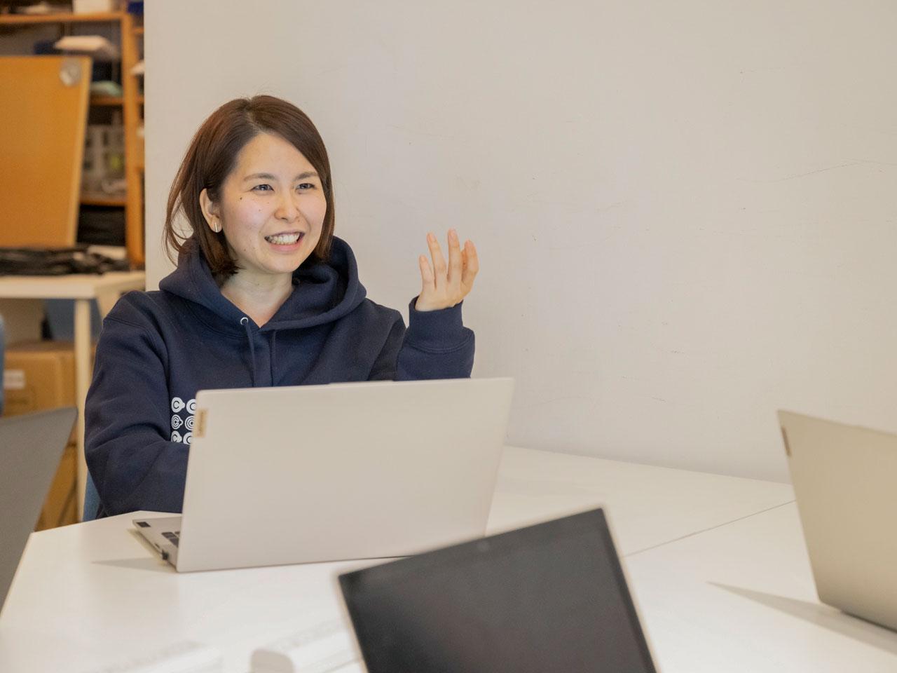 エンジニアの慢性的な人材不足で、採用市場において人気の高い職種である。人材が定着しにくいことに頭を悩ませている企業のニーズに応えるべく、定着支援としてエンジニアのための人事評価制度のサービス化に取り組んでいる。