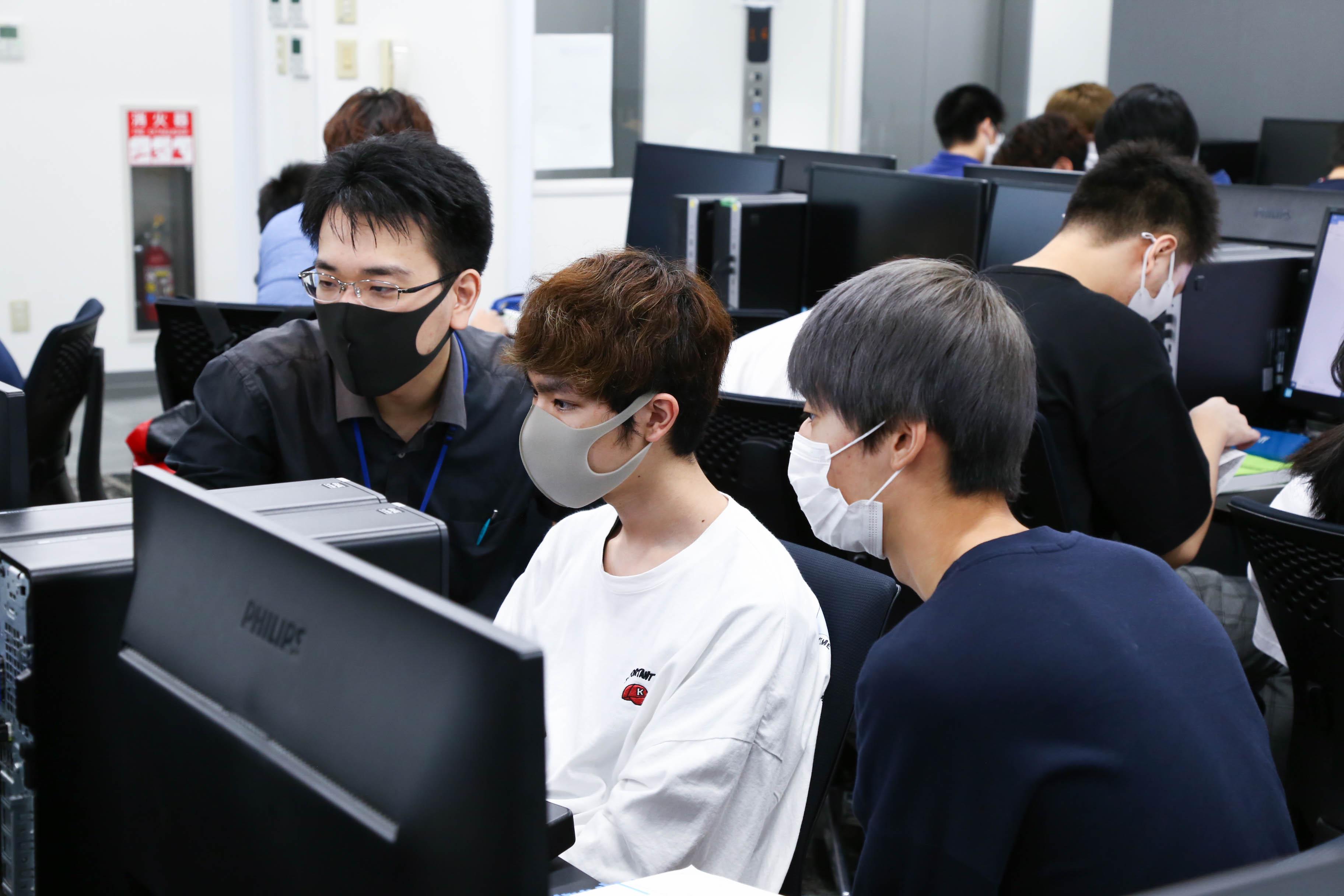 業界就職率にこだわった教育システムに強みのあるECCコンピュータ専門学校