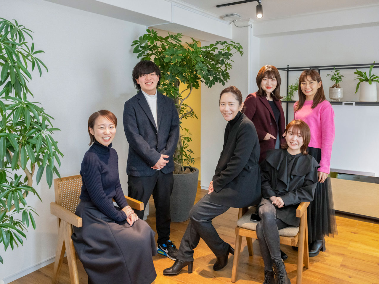 同社は、美容クリニックを運営する事業会社でマーケティング業務をマネジメントしてきた経験を有する代表取締役・西木昌江氏、取締役・橋本唯氏が共同創業者となり、2020年3月に設立された企業だ。