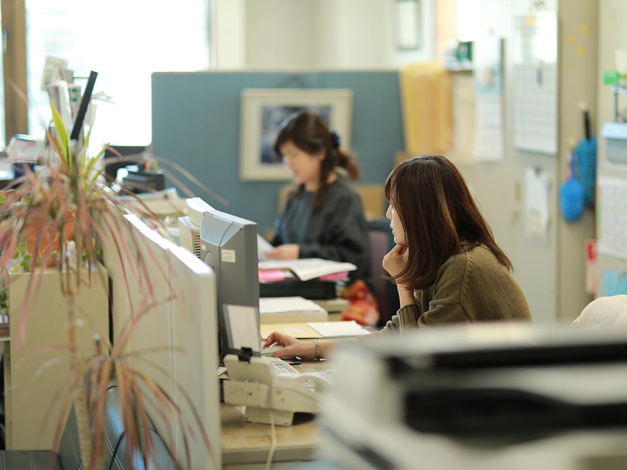 女性も多く活躍する職場です。