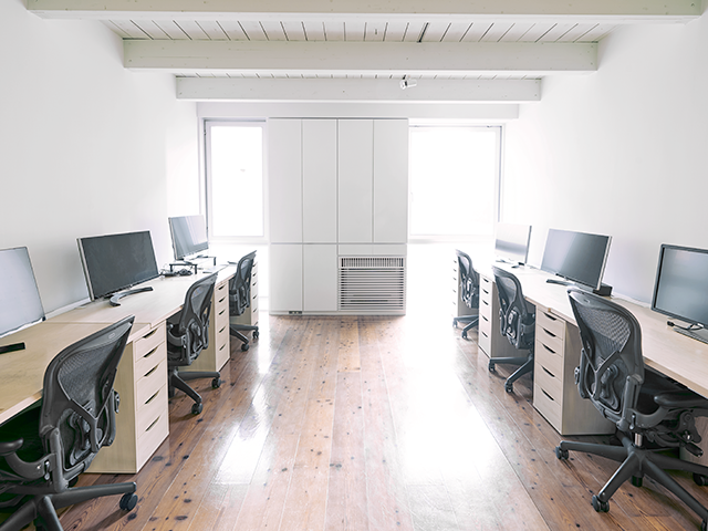 現在スタッフ全員フルリモート勤務だが、都内のオフィスで仕事をすることも可能。