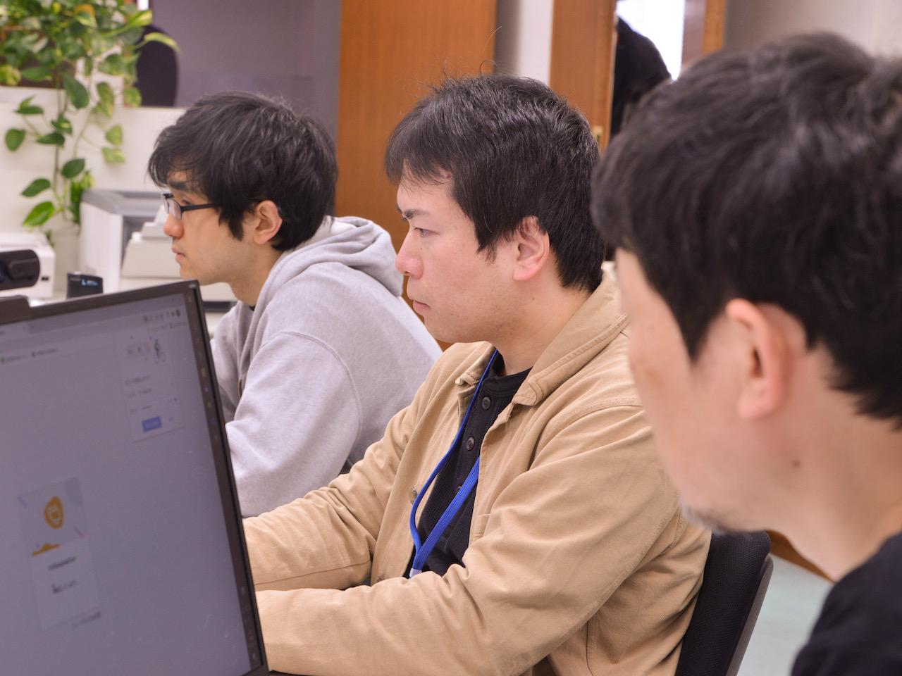 パソコンが広く行政書士事務所等に普及する前から、同社は積極的に自動車登録業務のデジタル化に挑戦してきた。「新しいことにチャレンジする」精神が同社のDNAにはある。