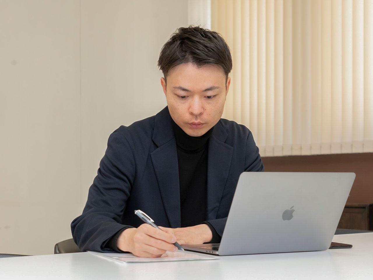 同社は、100以上の多業界・多業種におけるBtoB新規事業のセールス/マーケティング支援実績を誇る。