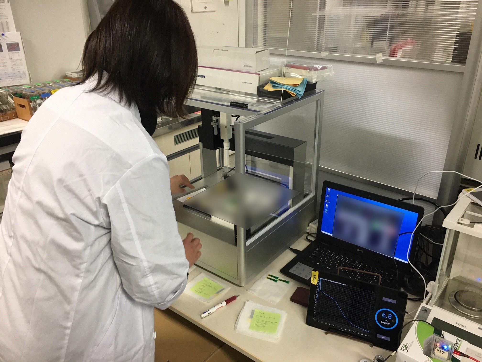 大学付近に立地する事務所でセンサチップの製造を行っているため、研究者からの要望を素早くフィードバックできる環境が整っている。