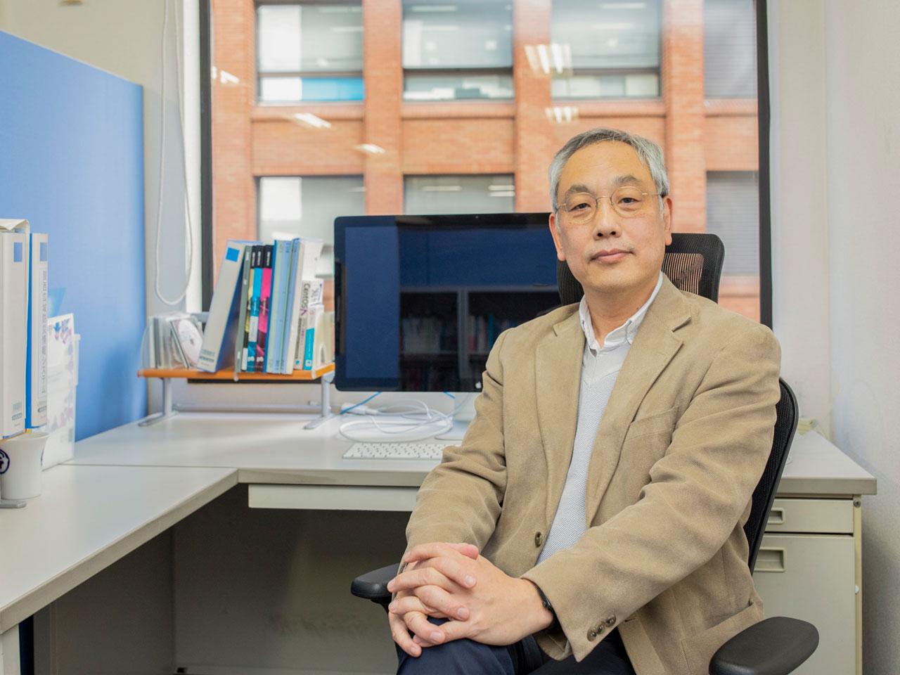 同社は、楽観的でトラブルに立ち向かえる人材を求めている。技術雑誌の定期購読や、情報処理技術者試験を奨励し合格者には報奨金を支給する制度等、エンジニアの技術獲得は積極的に支援している。