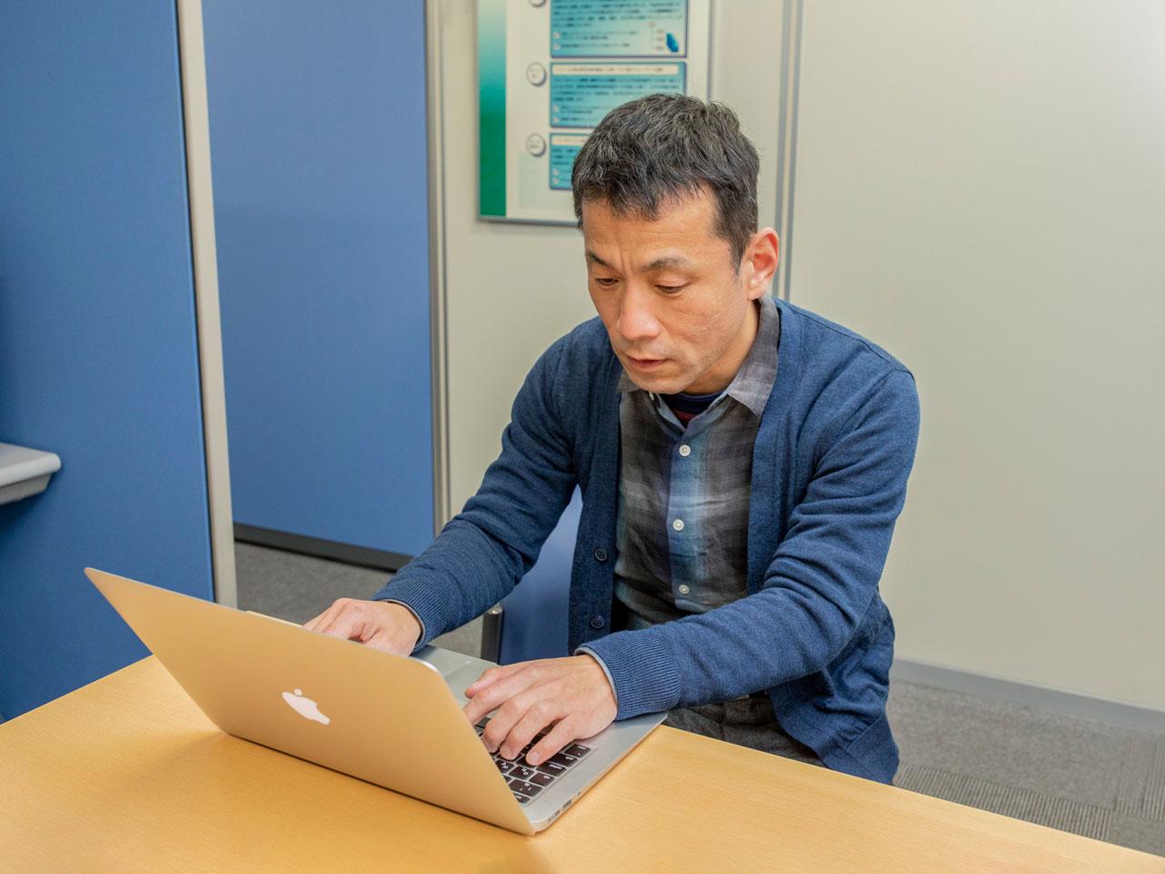 『ピープルウェア』の実践、ベストプラクティス探求、フルスタックエンジニア育成という三つの施策でコストと品質のバランスが取れたシステムを実現。