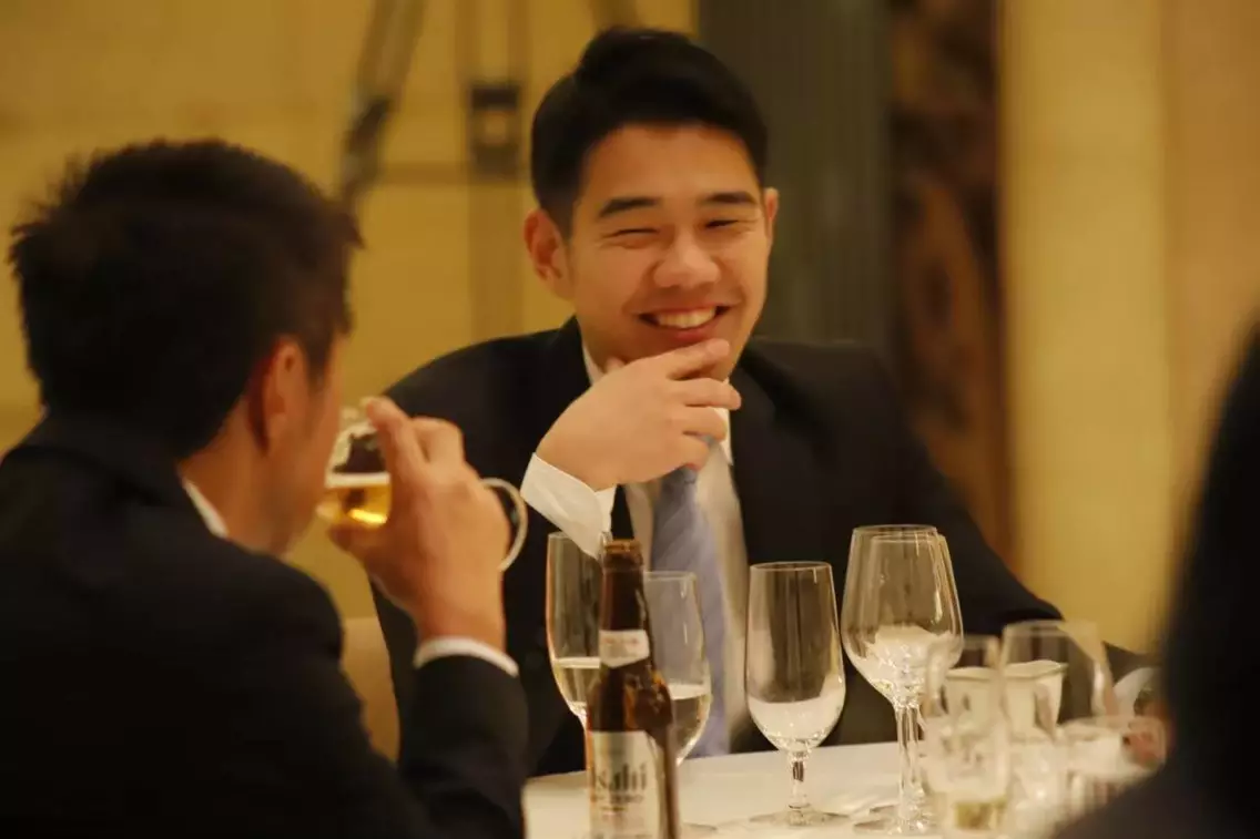 設立したばかりということもあり、メンバーはオーナー社員2名、管理社員1名、エンジニア2名、事務職2名の総勢7名。少数精鋭の組織だが、高いITスキルとビジネスマインドを併せ持ったメンバーが結集。