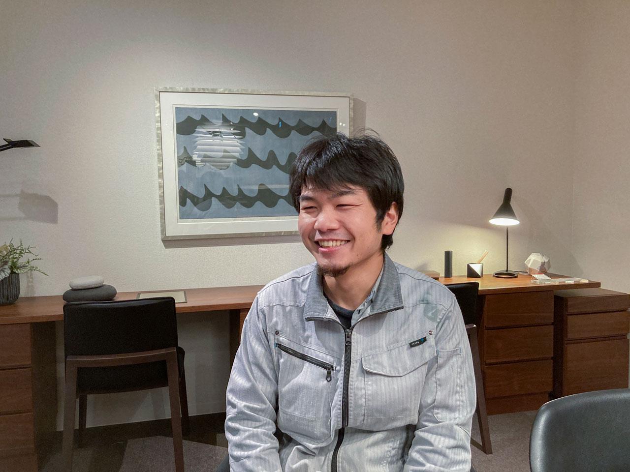 旭川は人材・教育機関・行政の支援体制といった家具製造インフラが早くから充実し、国内の主要家具産地の中でもデザイン重視・国産重視の気風が強い。同社はそんな「旭川家具」のリーディングカンパニーとして、国内はもとより欧米、アジア、オセアニアに販売ネットワークを築き、コアなファンを世界中に広げている。