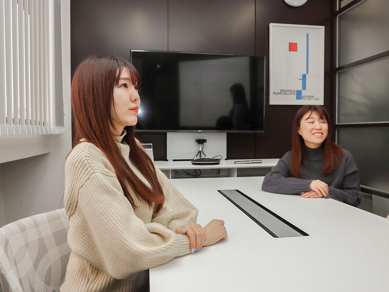 オン/オフのメリハリを付けられるよう、20時になるとPCがシャットダウンします。資格支援制度や休暇など様々な福利厚生も充実しています。