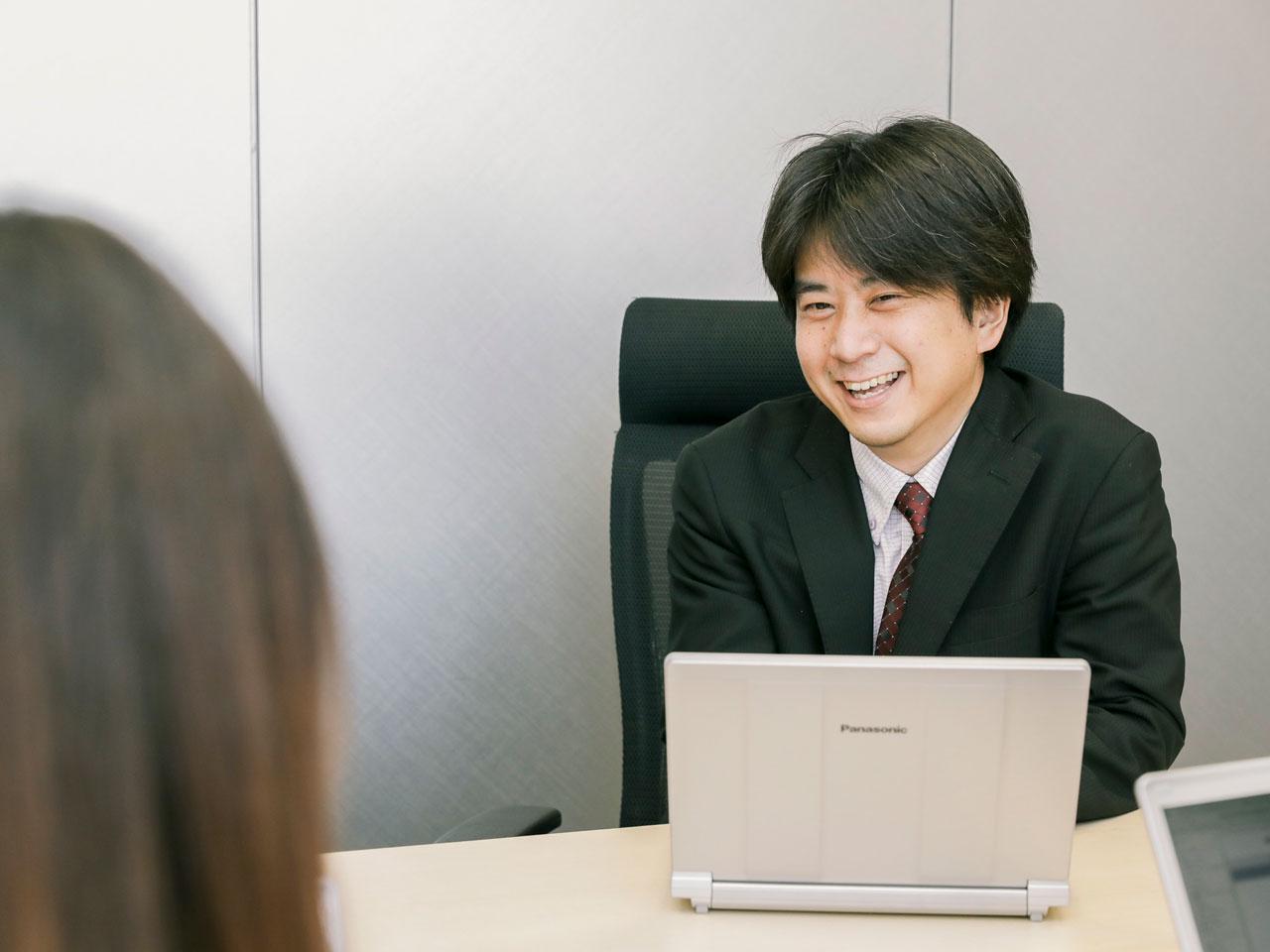 世界中のメーカーの製品を取り扱っており、約300万点の商品を購入できるほか、2,700万点以上の型番データベースとしても機能している。