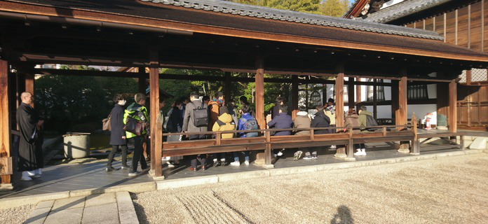 京都市の妙心寺でおこなった社員研修の様子。座禅も楽しかったなぁ。。