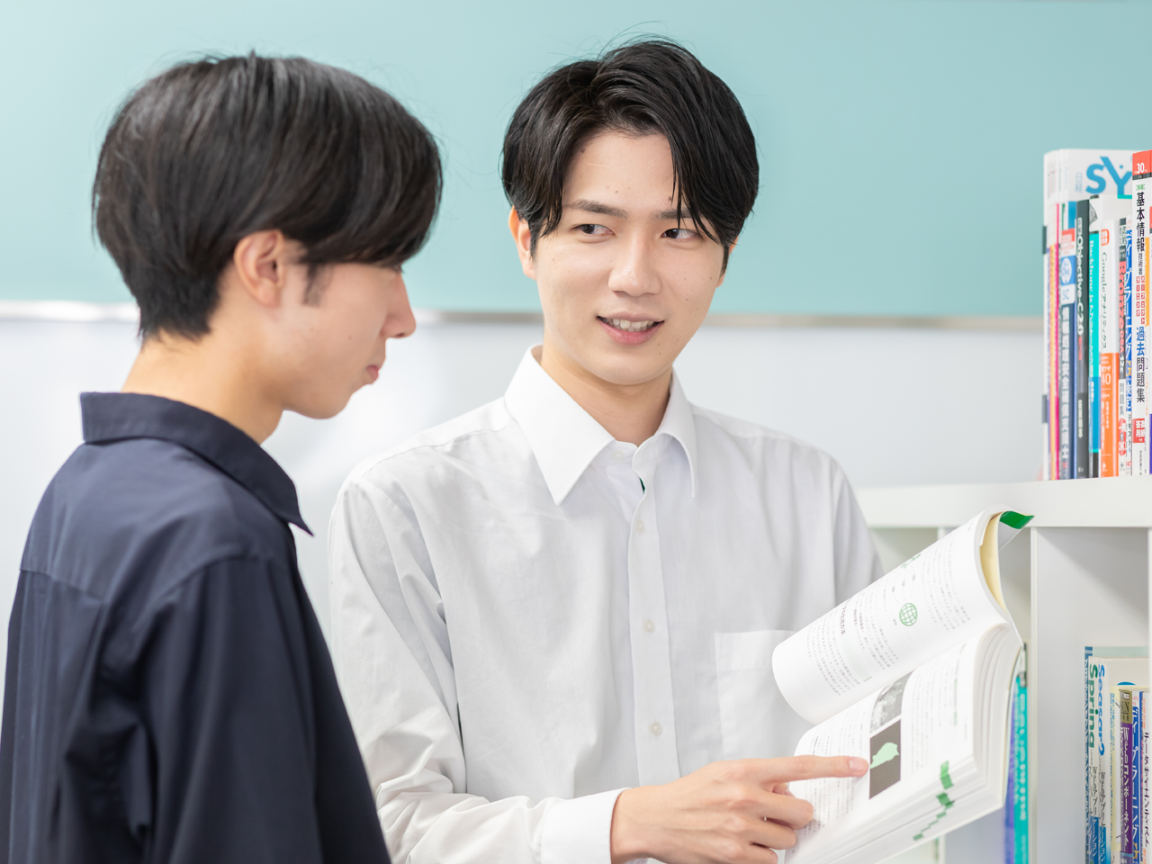 株式会社クロノス 求人画像1