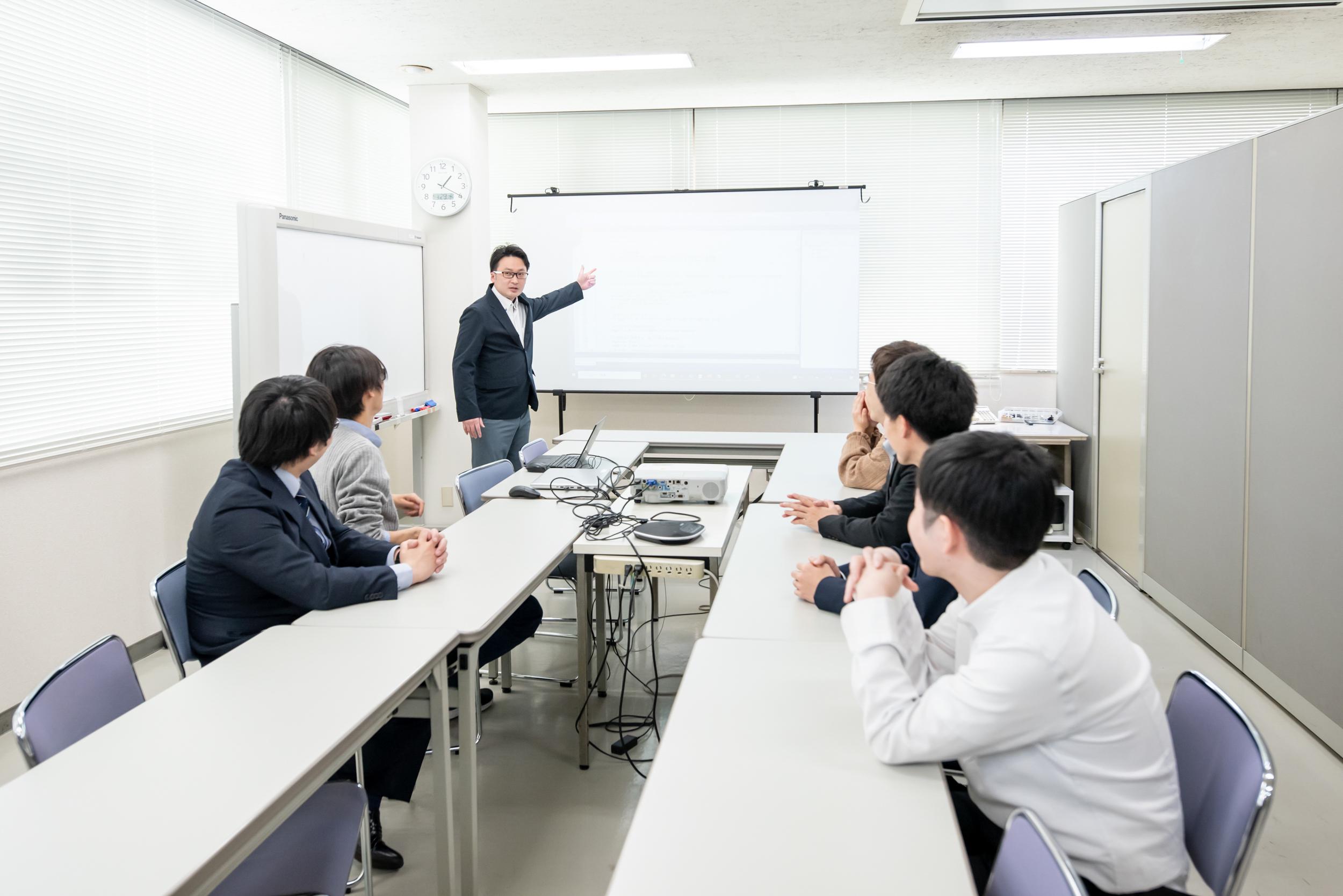 年齢や性別に関係なく、これまでのキャリアを活かし、活躍している。