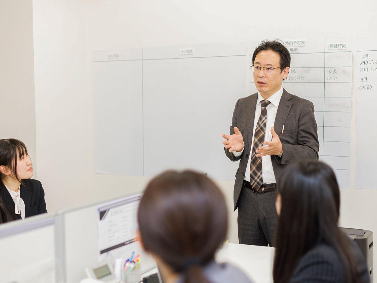 事業拡大に伴い、若手メンバーを束ね、育成を担うリーダー層の採用に力を入れている。
