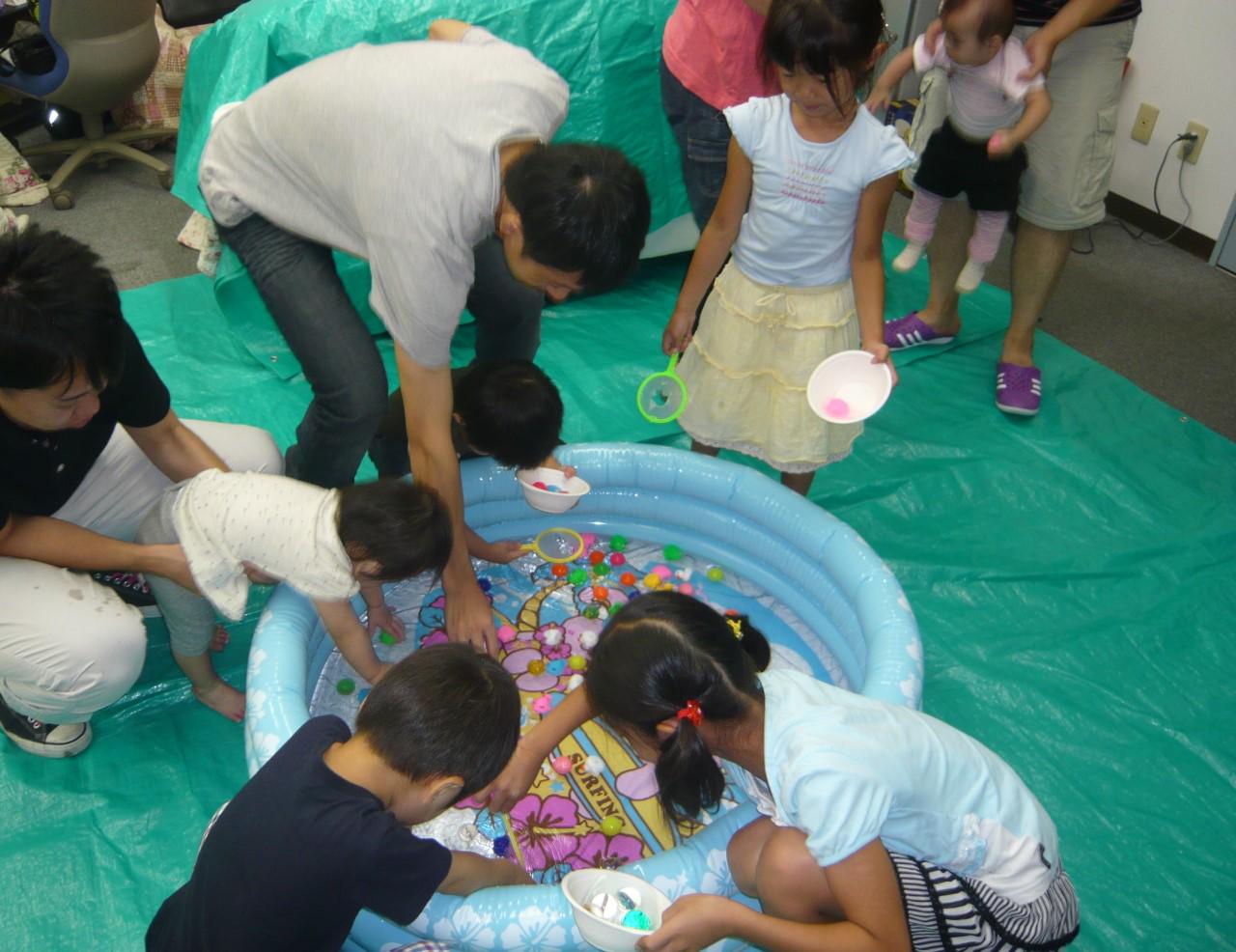 子育てサポート制度を充実させている点は特長的で、女性比率33%程度と比較的多い。