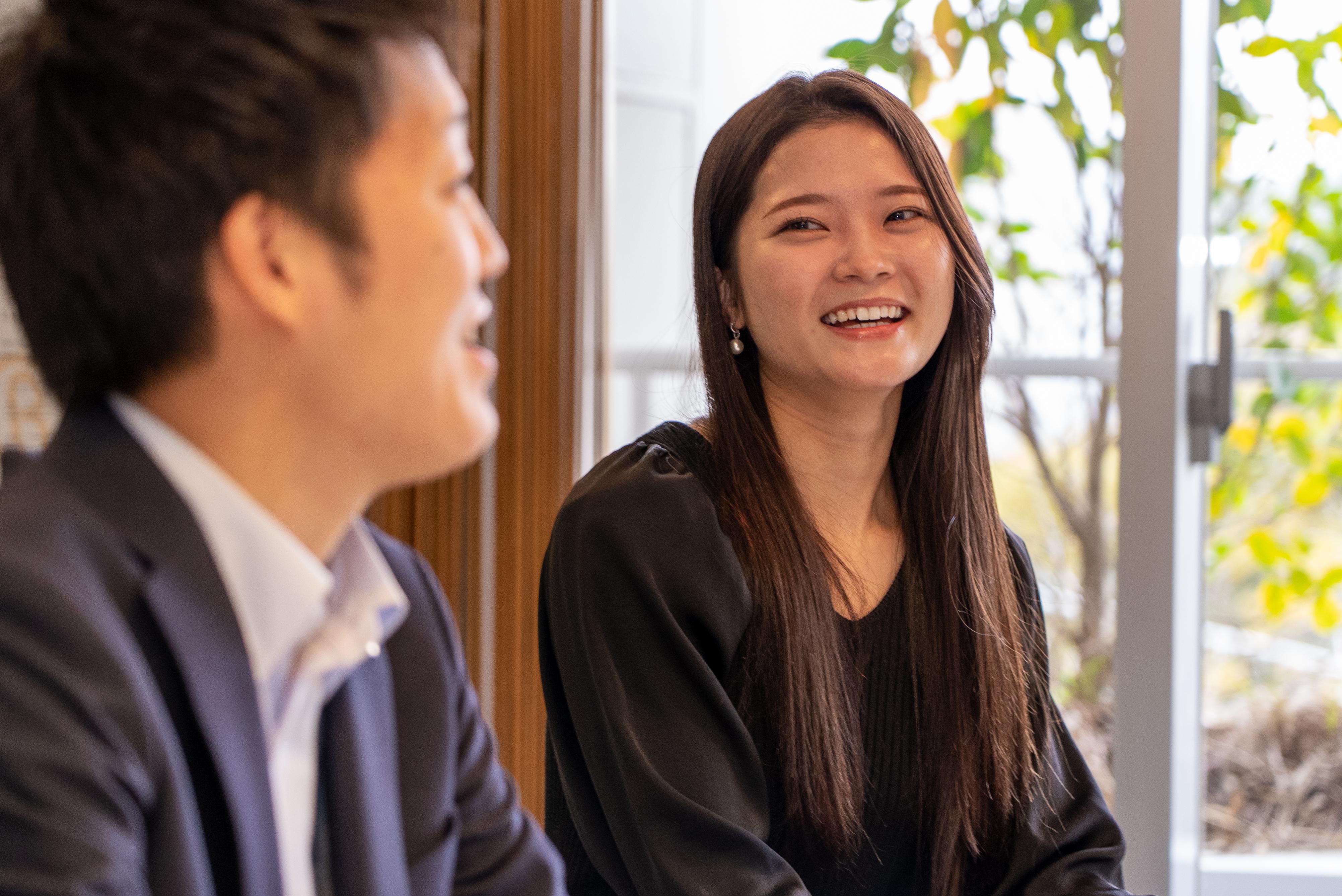 様々な制度を用意しており、社内には活気が溢れている。社員同士の仲はとても良好で、働きやすい環境だ。