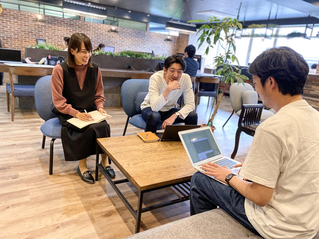 グラフィック、Web、動画などの専任スタッフがつくるクリエイティブと、WebプロモーションやSNS運用などいろいろなプランニングを組み合わせて、多種多様な角度からベストなソリューションを提案する。