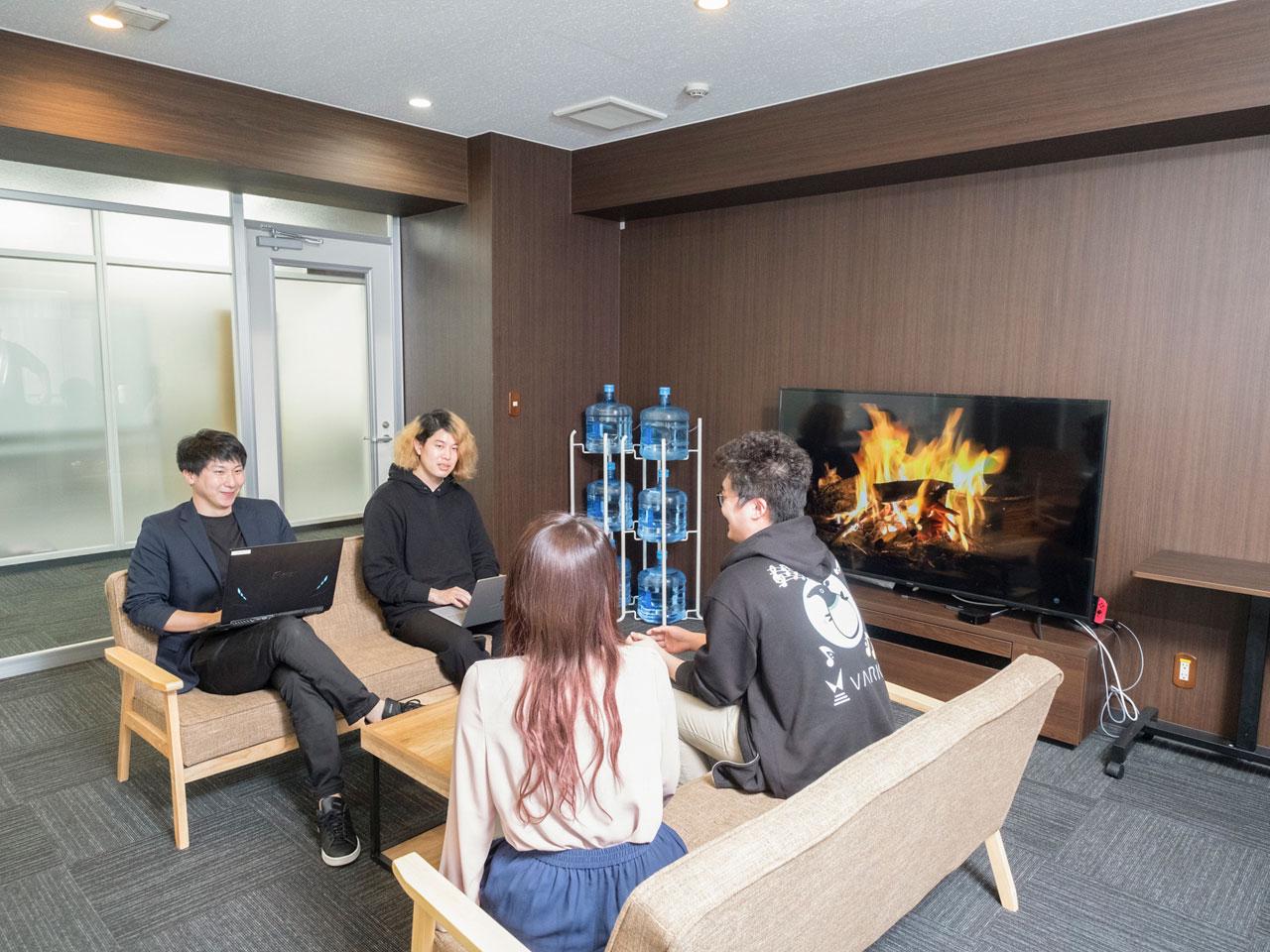 「怒鳴ったらクビ」という不文律で心理的安全性を高めるマネジメントは特長的。