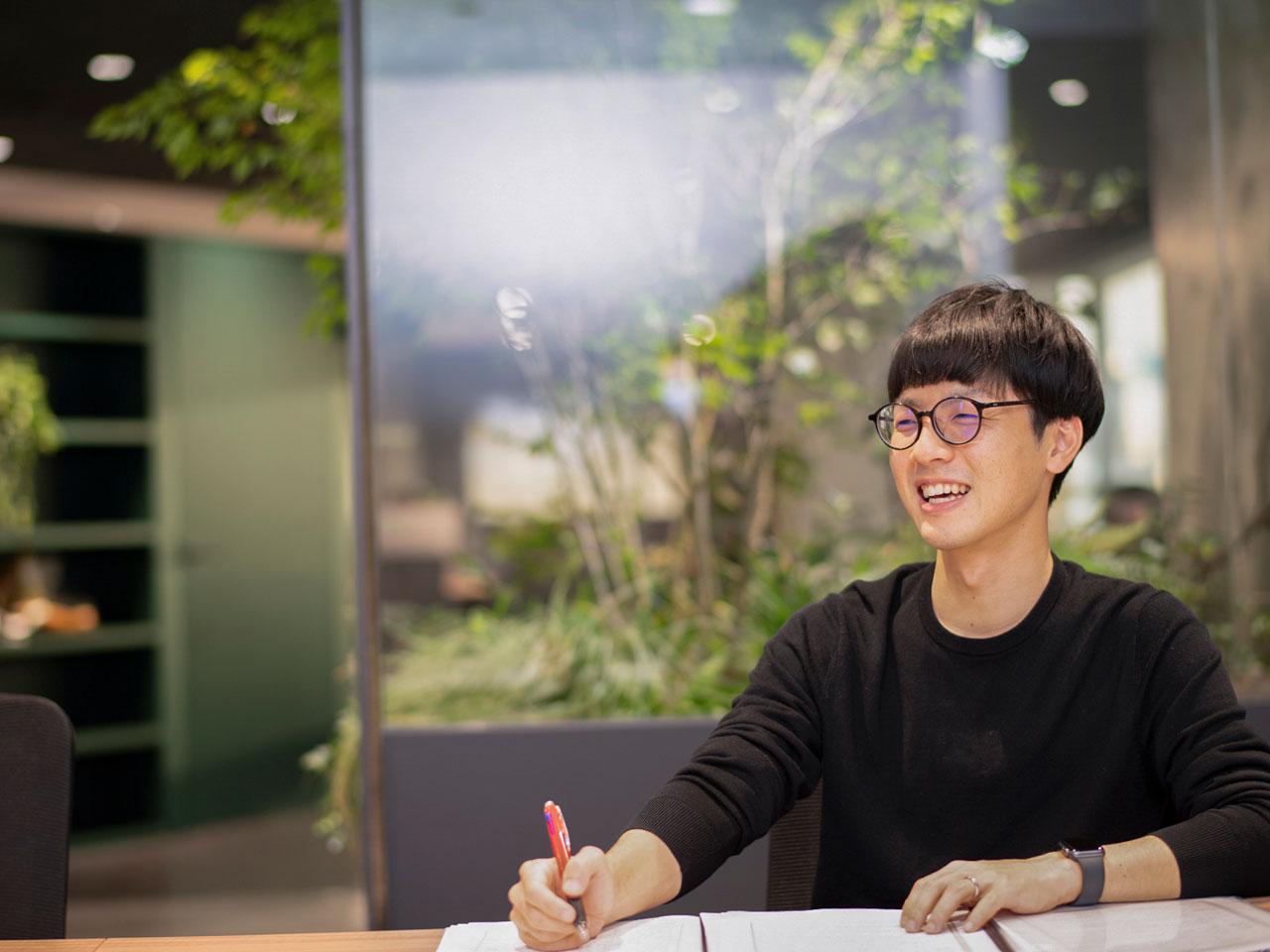 二つ目は、障害年金の申請をサポートする「年金事業部」。三つ目は、建設業の“一人親方”向け労災保険組合を運営する「労災保険事務組合事業」だ。