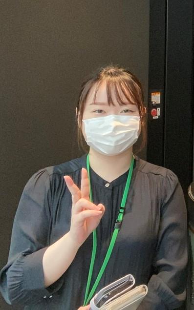 エンジニア同士のコミュニケーションも活発で、技術的な話から時事ネタ、プライベートに関することまで、いろいろな話題が飛び交ってます！