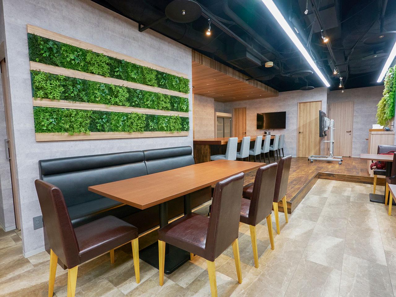 札幌本社には、飲食店を改装した自由度の高いスペースを設け、仕事や社内交流に活用する等、環境づくりにも力を入れている。