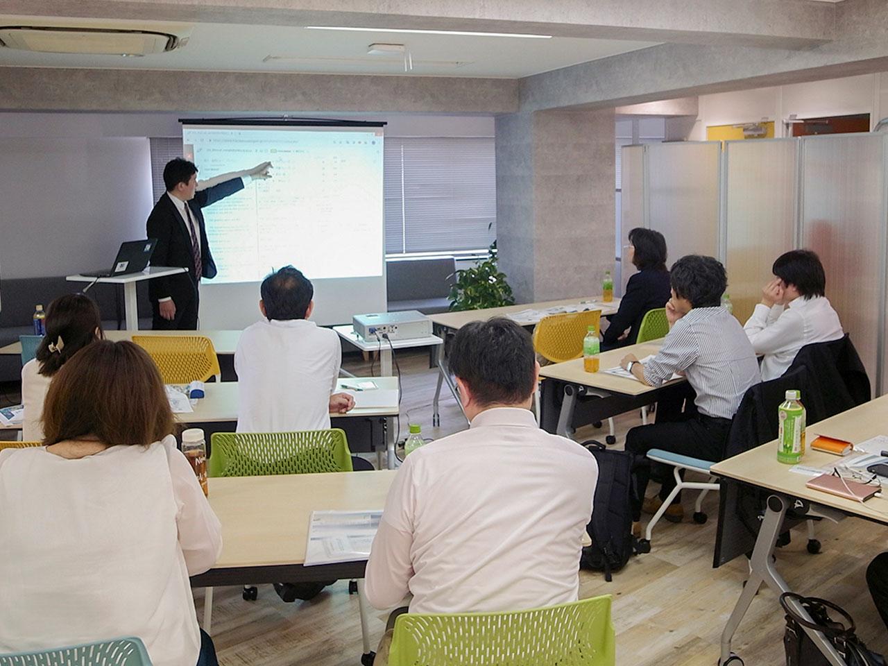 専門性に長けたプロフェッショナルによる翻訳は、精緻な成果物が必要な多くの大手企業から信頼を得ている。