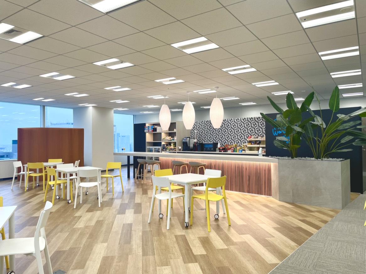 △カフェスペース
CTWでは、13時から、しっかり1時間ランチの時間をとっています。事前に注文しておけば無料でお好きなランチをご提供♪
業務時間中は、MTGなどにも使用可能。
