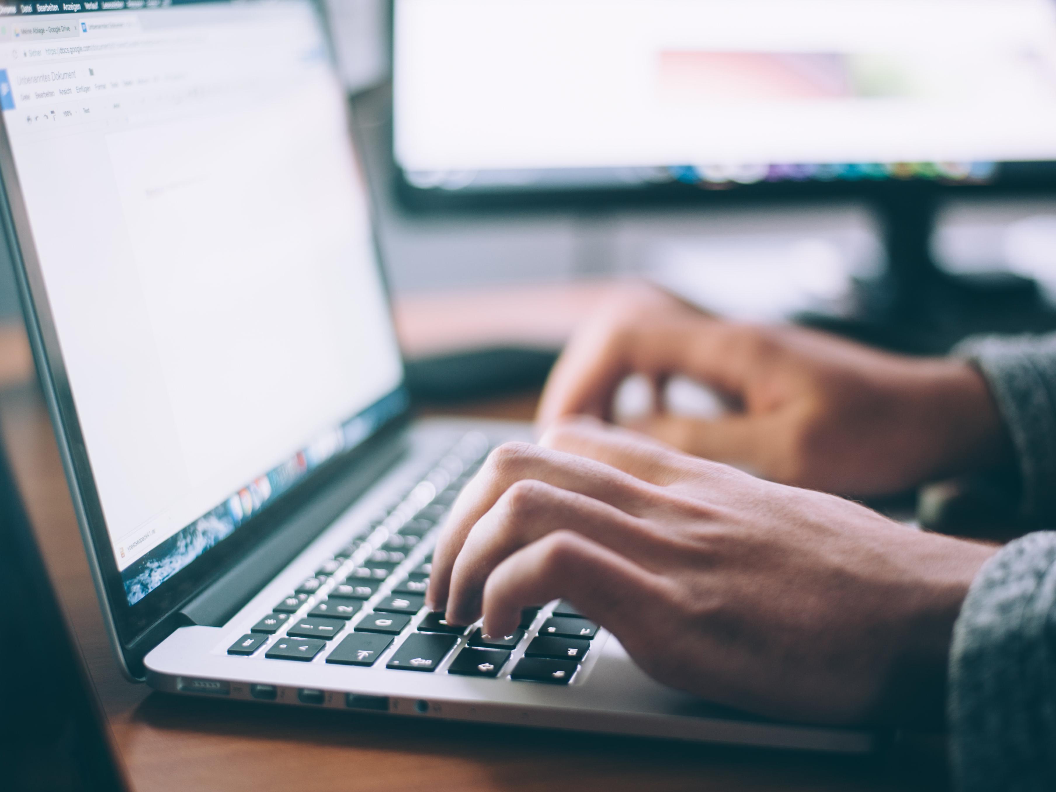 幅広い領域にチャレンジしながら自らの技術の幅を広げ、フルスタックエンジニアへと成長できる環境がある。