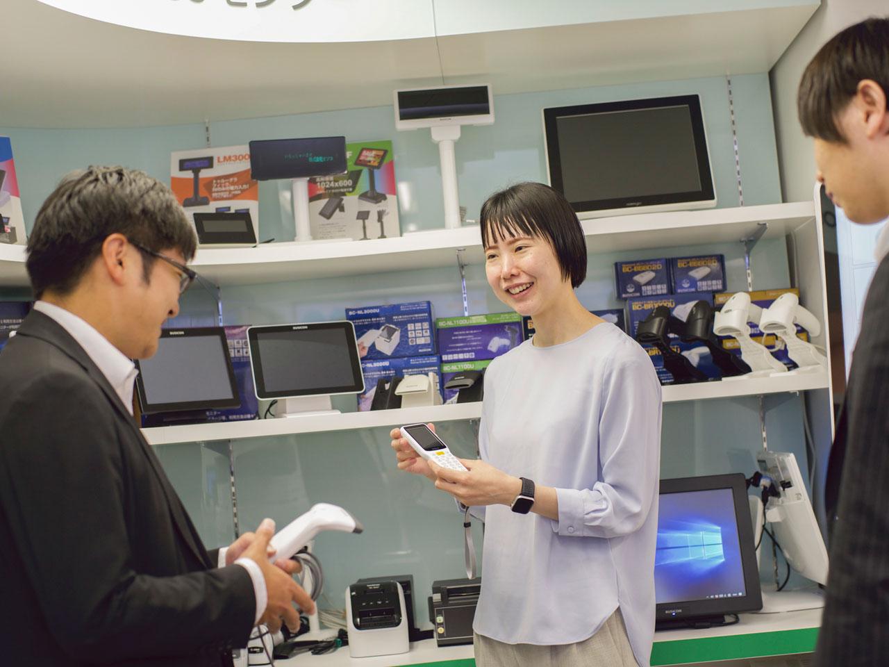 豊富なハードウエアを取り揃えて、多くのお店・お客様の要望に応えています。