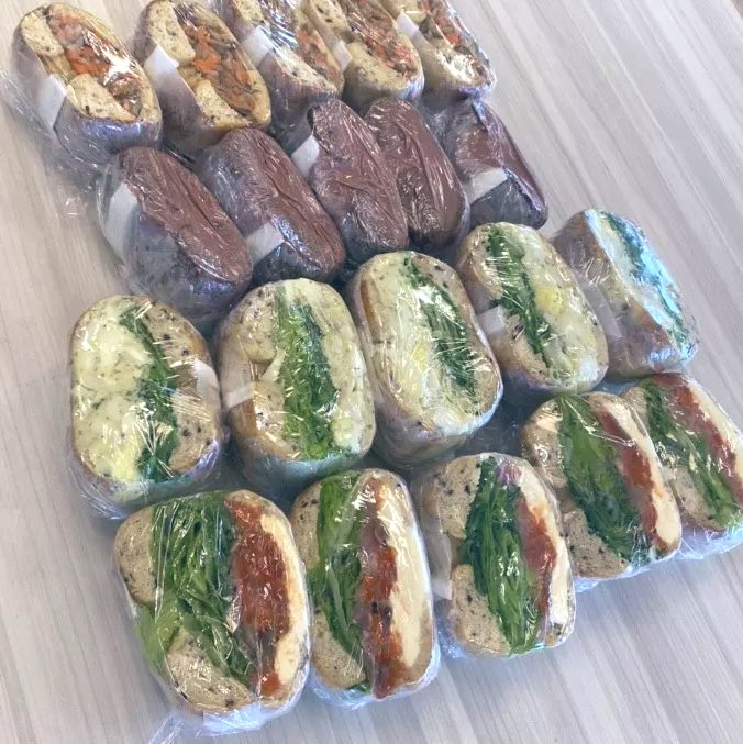 朝食しっかり摂って下さい！豪華なメニューを用意、早いもの勝ちです！
最近では、小籠包や変わり種のサンドイッチなどを用意しています！