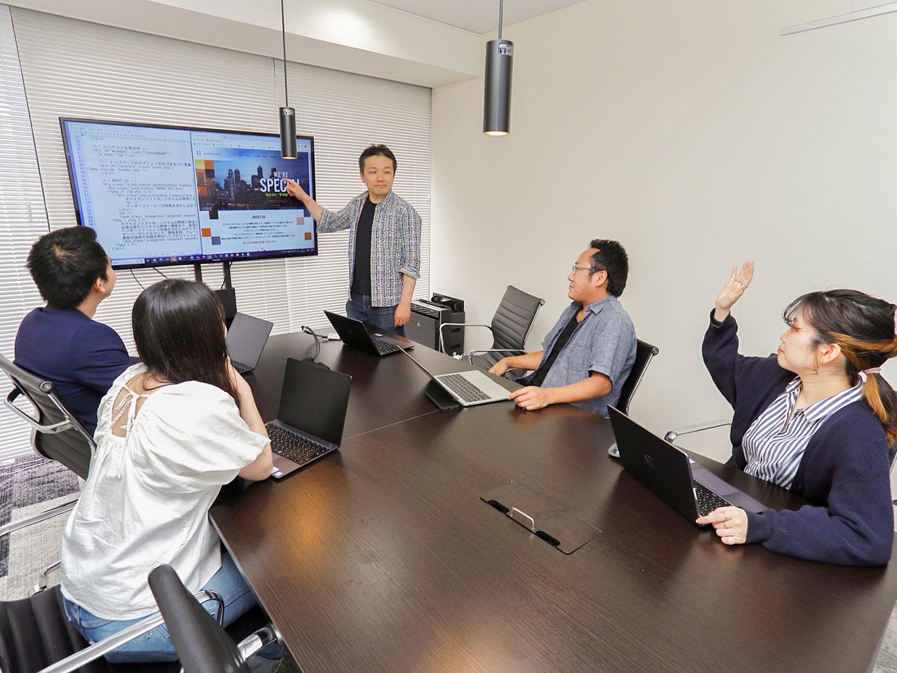 また、エンジニアの“考える力”を育成するポリシー、メンバー同士のコミュニケーションを促進し協力し合える風土づくりにもある。