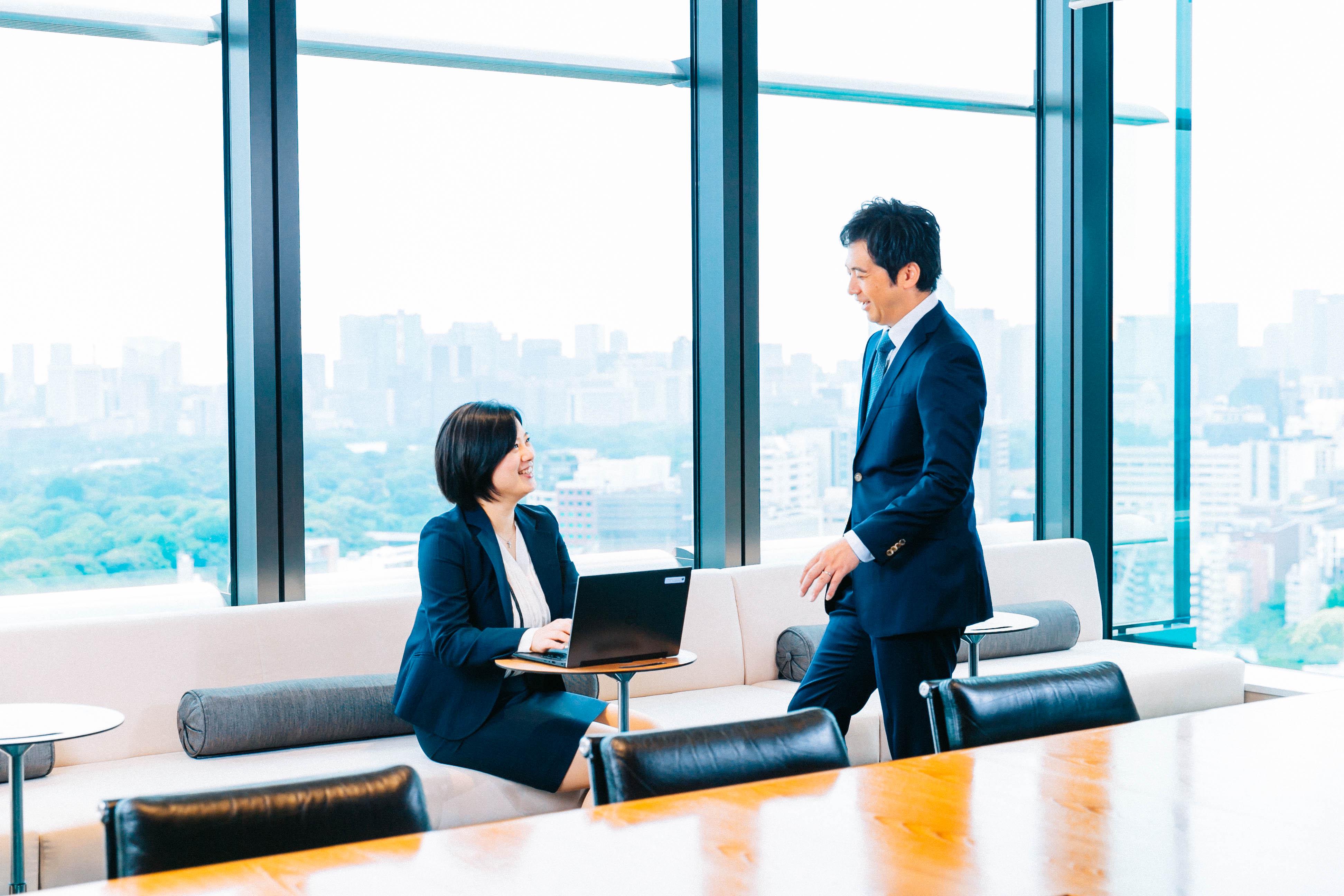 眺望の良い心地良いオフィスで働けるのも魅力のひとつ。