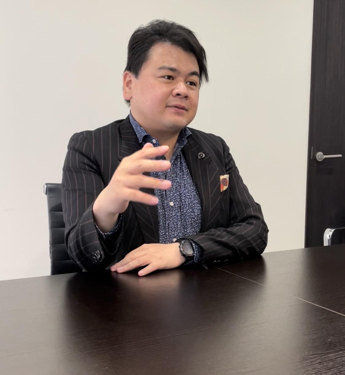 エンジニアが「やりたいことがすぐに実現できる」「今よりも給料がアップできる」「成長のための有意義な時間がある」環境をつくり、40代の平均年収926万円を実現。