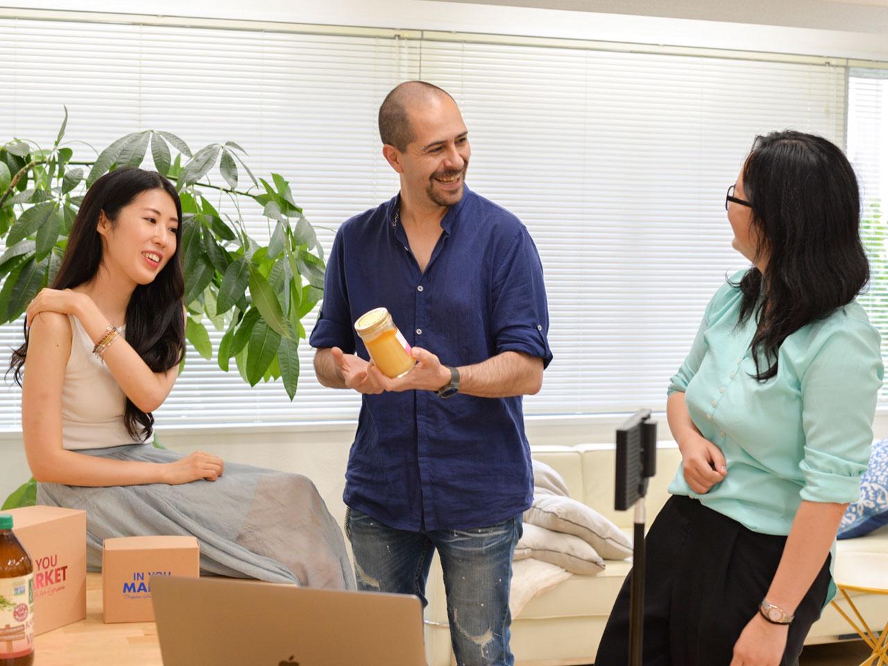 Webメディアの運営や各SNSの運用コンサルティング、自社ブランドでの製品開発と販売、『IN YOU MARKETリアルストア』の運営。そのほかにも、幅広く事業展開を見せている。